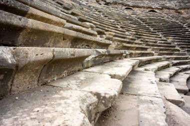 Antik Kenar Kenti. İskele. Yarımada. Hindi. Manavgat. Antalya. Türkiye 'nin en büyük amfitiyatrosu. Antik şehrin ana caddesi. Akdeniz. 