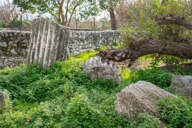 Antik Limyra şehrinin kalıntıları Kumluca-Finike yolunda Kumluca 'dan 11 km sonra Zengerler köyünde ve Finike ovasının dağ yamaçlarında yer almaktadır. 