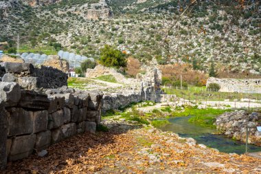 Antik Limyra şehrinin kalıntıları Kumluca-Finike yolunda Kumluca 'dan 11 km sonra Zengerler köyünde ve Finike ovasının dağ yamaçlarında yer almaktadır. 