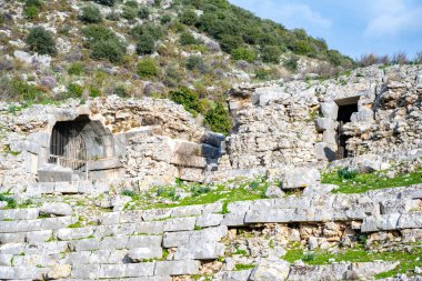 Antik Limyra şehrinin kalıntıları Kumluca-Finike yolunda Kumluca 'dan 11 km sonra Zengerler köyünde ve Finike ovasının dağ yamaçlarında yer almaktadır. 