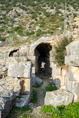 Antik Limyra şehrinin kalıntıları Kumluca-Finike yolunda Kumluca 'dan 11 km sonra Zengerler köyünde ve Finike ovasının dağ yamaçlarında yer almaktadır. 