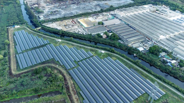 Solarzellenanbau Neben Flüssen Und Fabriken Industriegebiet Green World Konzept Mit — Stockfoto