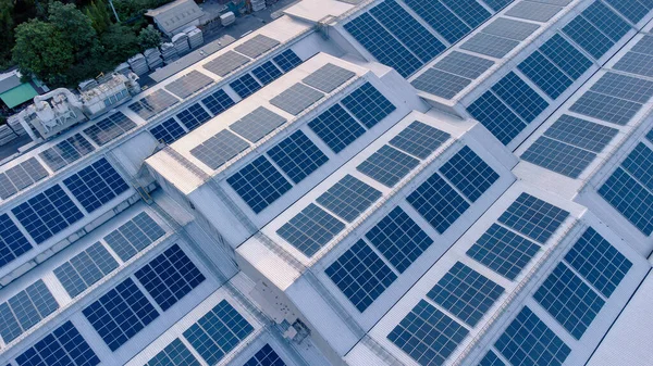 Vista Aérea Telhado Solar Fábrica Ambiente Ecológico Células Solares Painel — Fotografia de Stock