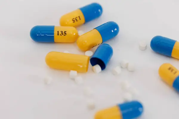 Macro Shot Pilules Capsules Couleur Pendant Processus Production Emballage Sur — Photo