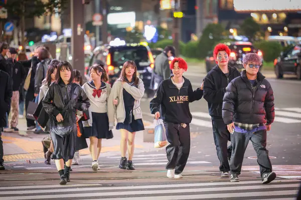 Sapporo Jepang Oktober 2023 Malam Halloween Dengan Kerumunan Remaja Jepang — Stok Foto
