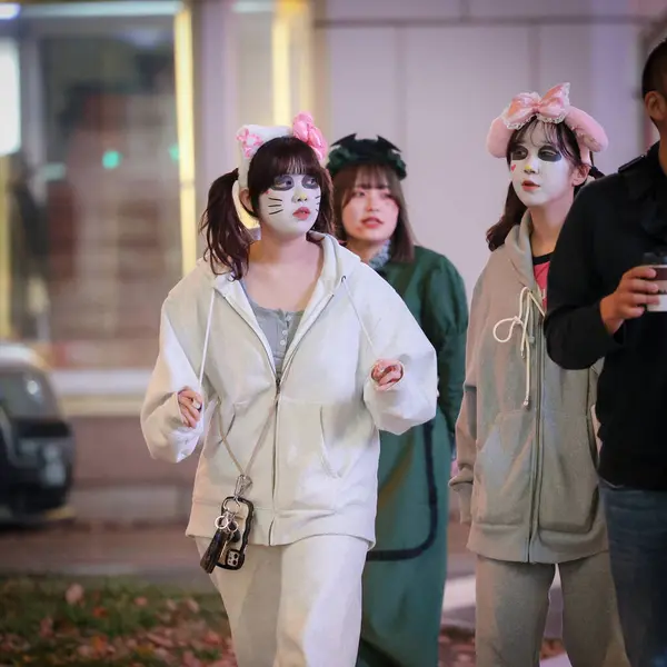 Sapporo Japan October 2023 Halloween Night Crowd Japanese Teenagers Wearing — Stock Photo, Image