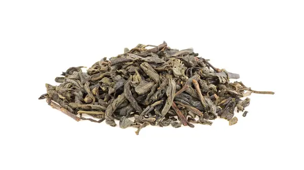 緑茶のパイル 大きい乾燥した葉 白い背景に隔離される ストック写真