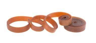 Beyaz bir arka planda izole edilmiş tatlı, püre meyve pastila.