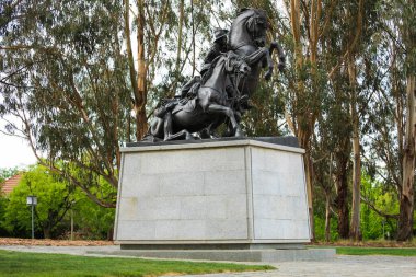 Canberra, ACT, Avustralya - 21 Ekim 2009: Çöl Atlı Birlikleri Anıtı. Avustralya Atlı Tümeni 'nin ve Birinci Dünya Savaşı' nda görev yapmış diğer tüm ANZAC birimlerinin anısına..