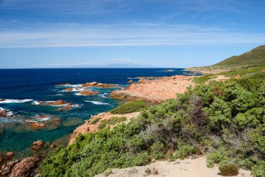 Cala Sarrain ve Cala Faa arasındaki kıyı