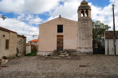 Santa Giulia Kilisesi Ortaçağ 'daki Rebeccu köyünde.