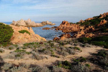 The coast between Cala Rossa and Cala Tinnari