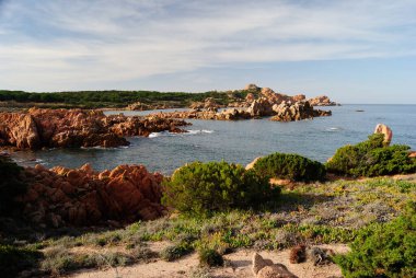 The coast between Cala Rossa and Cala Tinnari