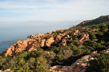 The coast between Cala Rossa and Cala Tinnari