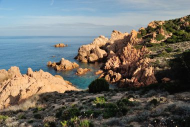 The coast between Cala Rossa and Cala Tinnari