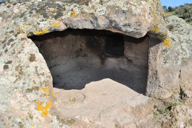 S. Andria Priu 'nun mezarlığı.