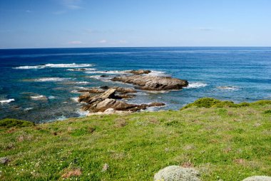 Nurra kıyıları Cala Unia ve Isola dei Porri arasında