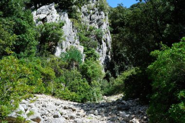 Monte Tiscali 'ye giden yol, Doloverre Kanyonu.