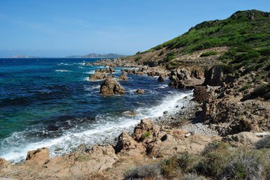 Aglientu sahili, Lu Caloni körfezi.