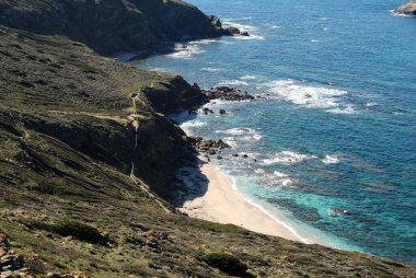 Nurra kıyısındaki Rena Maiore plajı.