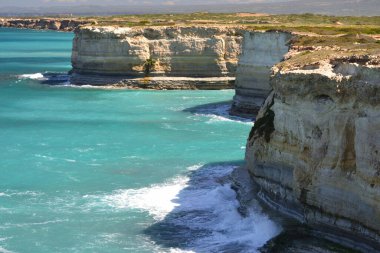 Cabras 'taki Su Tingiosu kayalıkları.