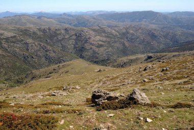 Gennargentu dağlarındaki Punta La Marmora yolundan panoramik manzara