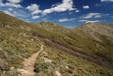 Gennargentu dağlarındaki Punta La Marmora yolundan panoramik manzara