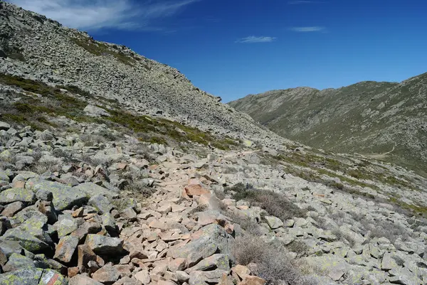 Gennargentu dağlarındaki Punta La Marmora yolundan panoramik manzara