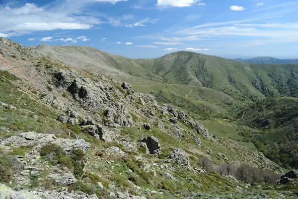 Gennargentu dağlarındaki Punta La Marmora yolundan panoramik manzara
