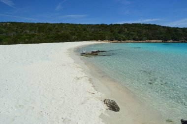 Caprera 'daki Del Relitto plajı.