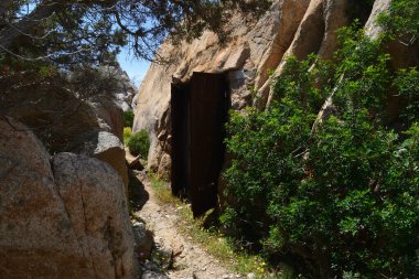 Candeo 'nun terk edilmiş askeri tahkimatları