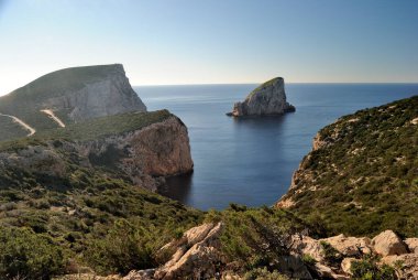 Capo Caccia kıyısındaki patikadan görüntüler