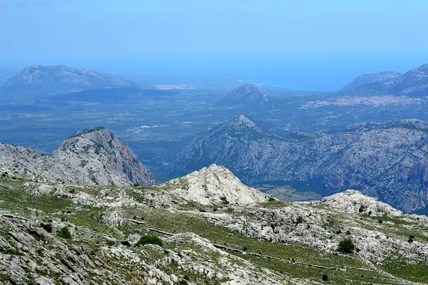 Oliena 'nın Supramonte' sinde Punta Corrasi 'ye yolculuk
