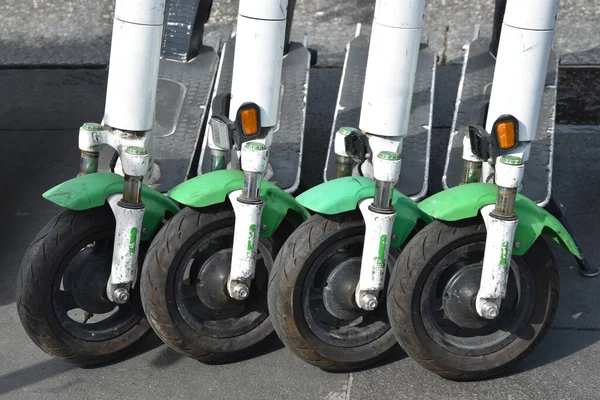 Photo Electric Scooter Parked Rome Italy — Stock Photo, Image