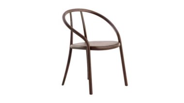 Modern buhar bükülü tahta sandalyenin dairesel animasyonu. Beyaz arka planda sırtüstü ve dizliği olan ahşap kayın koltuğu. Yüzyılın ortalarında, modern, İskandinav, tavan arası. 3d hazırlayıcı