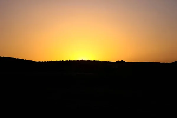 Beautiful Silhouette Mountain Desert Background — Stock Photo, Image