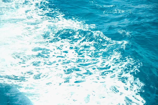 Stilvoll Schönes Meerwasser Auf Naturhintergrund — Stockfoto