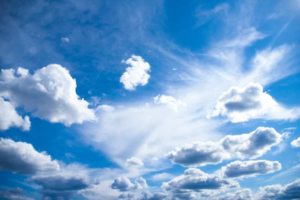 Kaunis Taivas Pilvet Luonnossa Ilmapiirissä Puhdasta Ilmaa — kuvapankkivalokuva