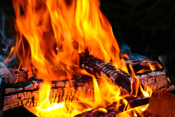 Oheň Uhlím Oheň Přírodním Pikniku Pozadí Vypálí Táborák Kvůli Jídlu — Stock fotografie