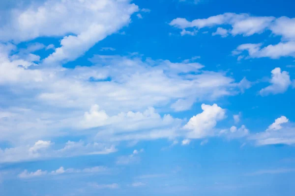 Cielo Azul Nubes Blancas Naturaleza Verano Clima Fondo — Foto de Stock