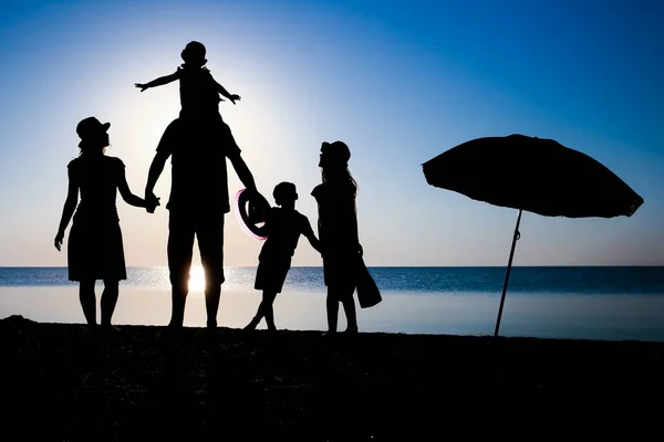 Felice Famiglia Mare Tramonto Viaggio Silhouette Natura — Foto Stock