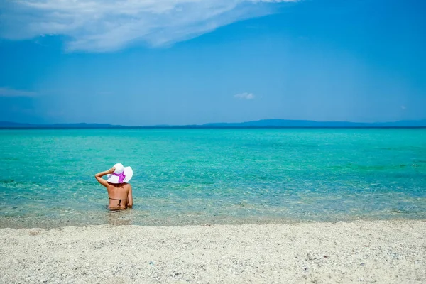 Felice Ragazza Mare Grecia Sulla Sabbia Natura — Foto Stock