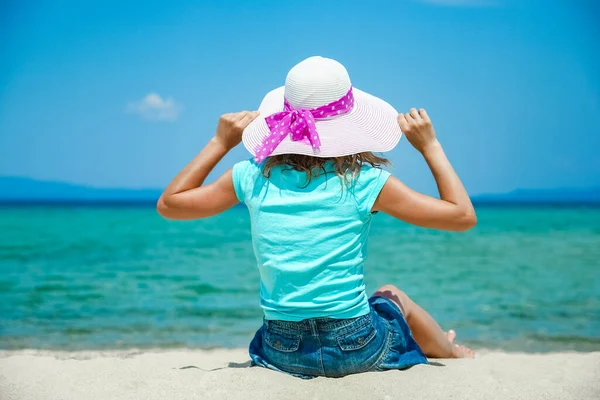 Szczęśliwa Dziewczyna Morzu Grecji Piasku Natura — Zdjęcie stockowe