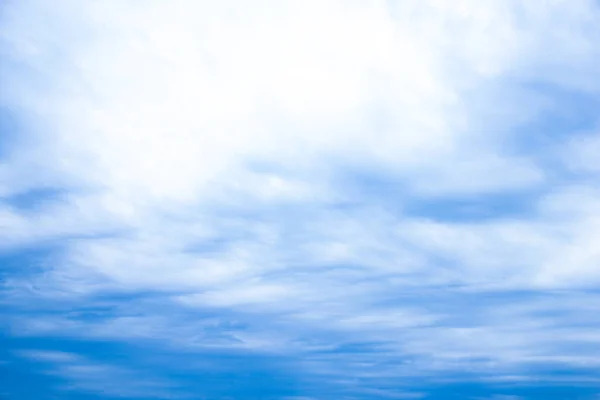 在清新的空气中 自然界中美丽的天空云彩 — 图库照片