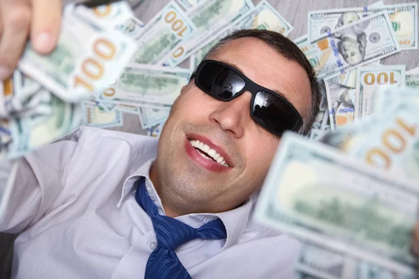 Gelukkige Man Met Geld Zijn Handen Voor Ontwikkeling Van Het — Stockfoto