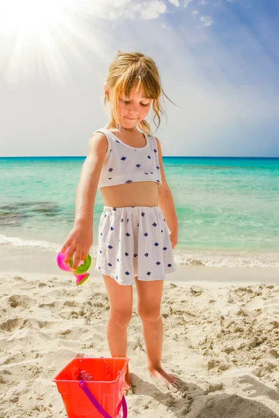 Bambino Felice Sulla Spiaggia Nella Natura Cipro — Foto Stock