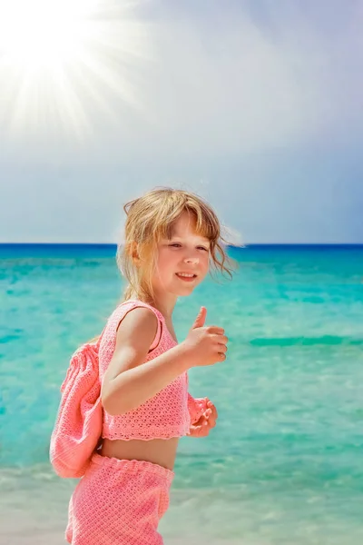 Bambino Felice Sulla Spiaggia Nella Natura Cipro — Foto Stock