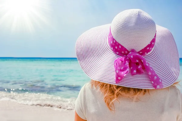 Fată Fericită Pălărie Malul Mării Natura Ciprului — Fotografie, imagine de stoc