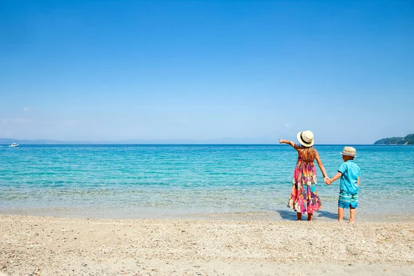 Gelukkig Kinderen Weekend Aan Zee Natuur Reizen — Stockfoto