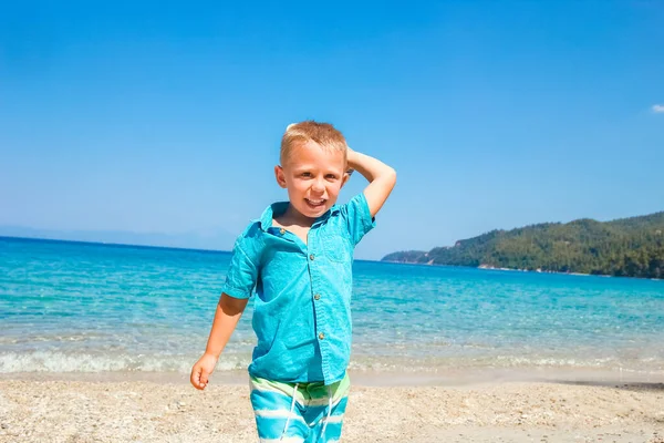 Lyckligt Barn Vid Havet Naturen Weekend Resa — Stockfoto